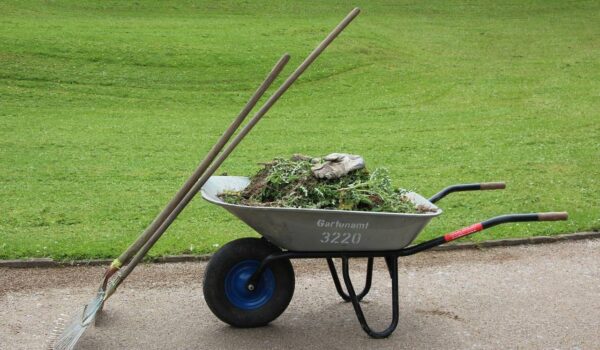 wheelbarrow-1483523_1280